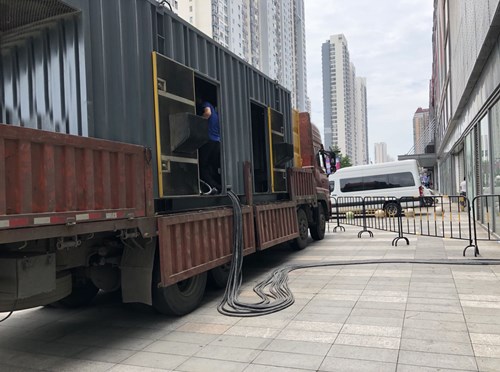 德格低温环境下，柴油发电机组电池充满电的具体时间受哪些因素影响？